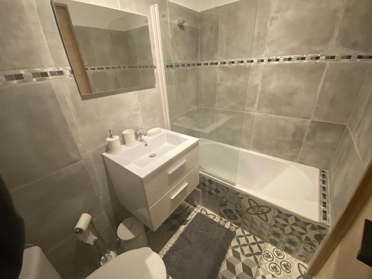 Apartment Centre *